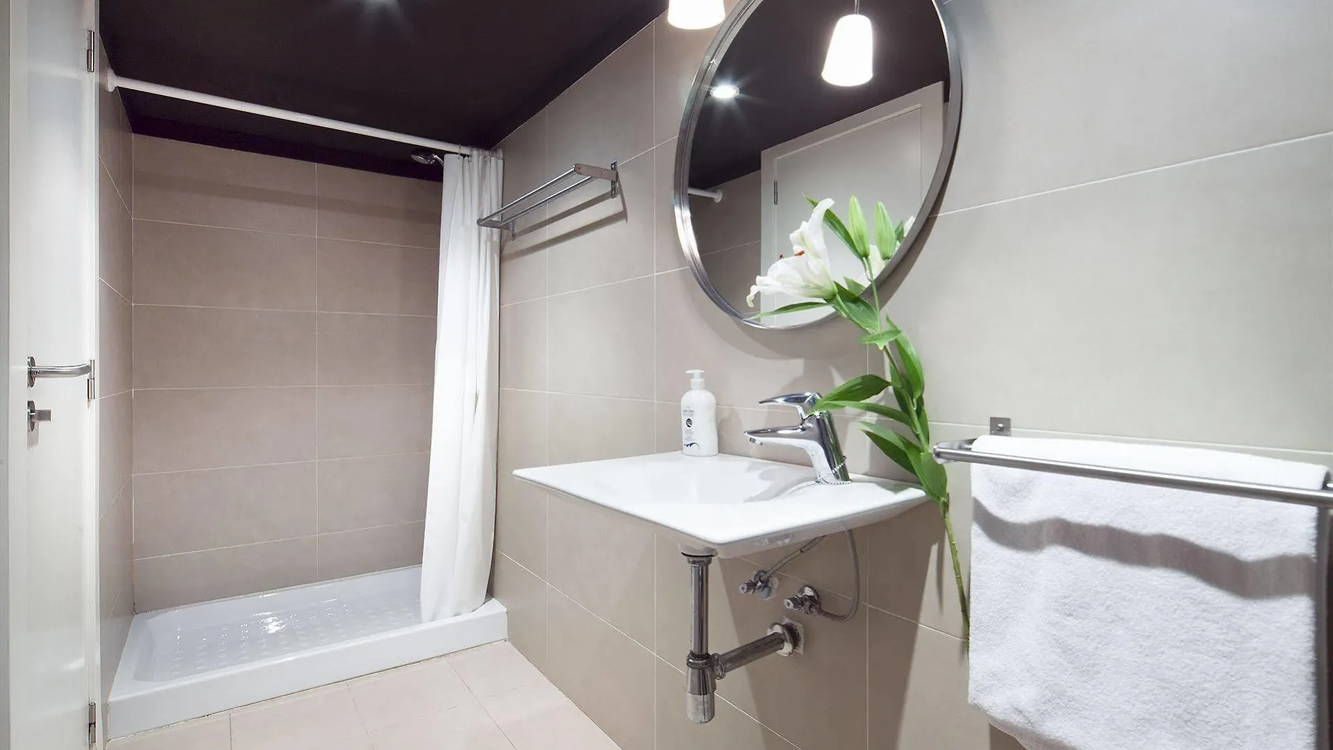 Inside Barcelona Apartments Sants 0*,