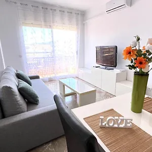 Babu Bcn - Welcoming, Peaceful, 20 Min Airport Drive, Easy Street Parking, 70m2 Apartamento
