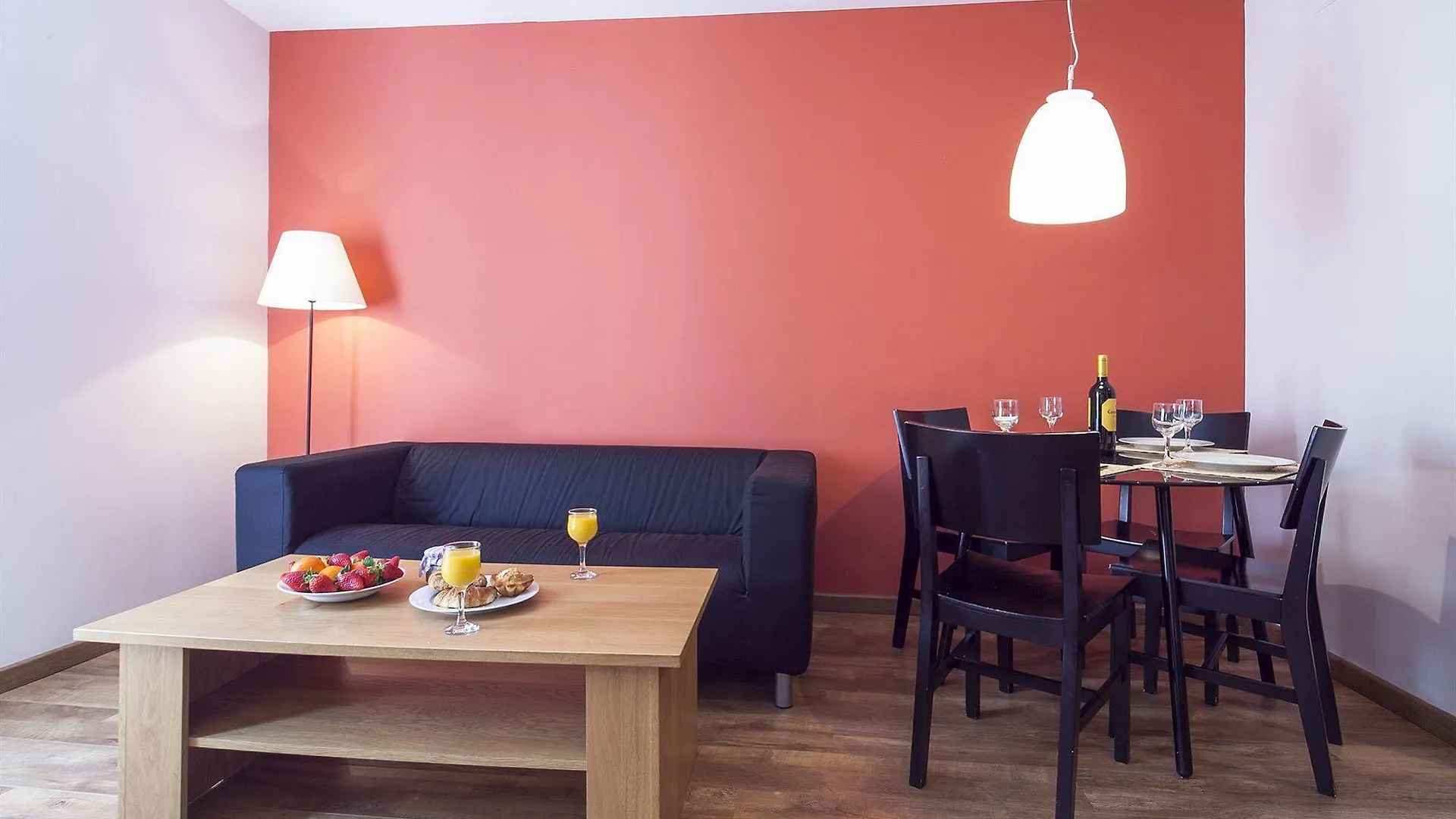 Inside Barcelona Apartments Sants