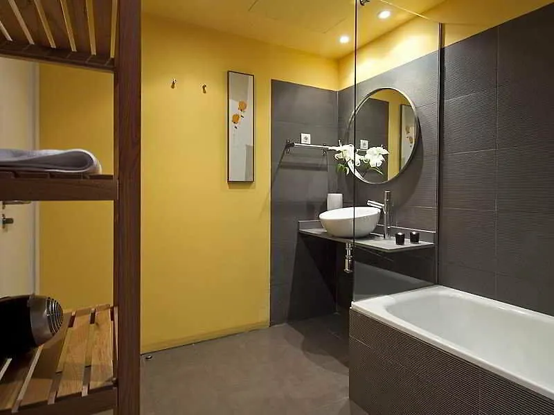 Inside Barcelona Apartments Sants