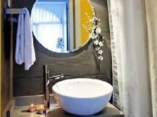 Inside Barcelona Apartments Sants