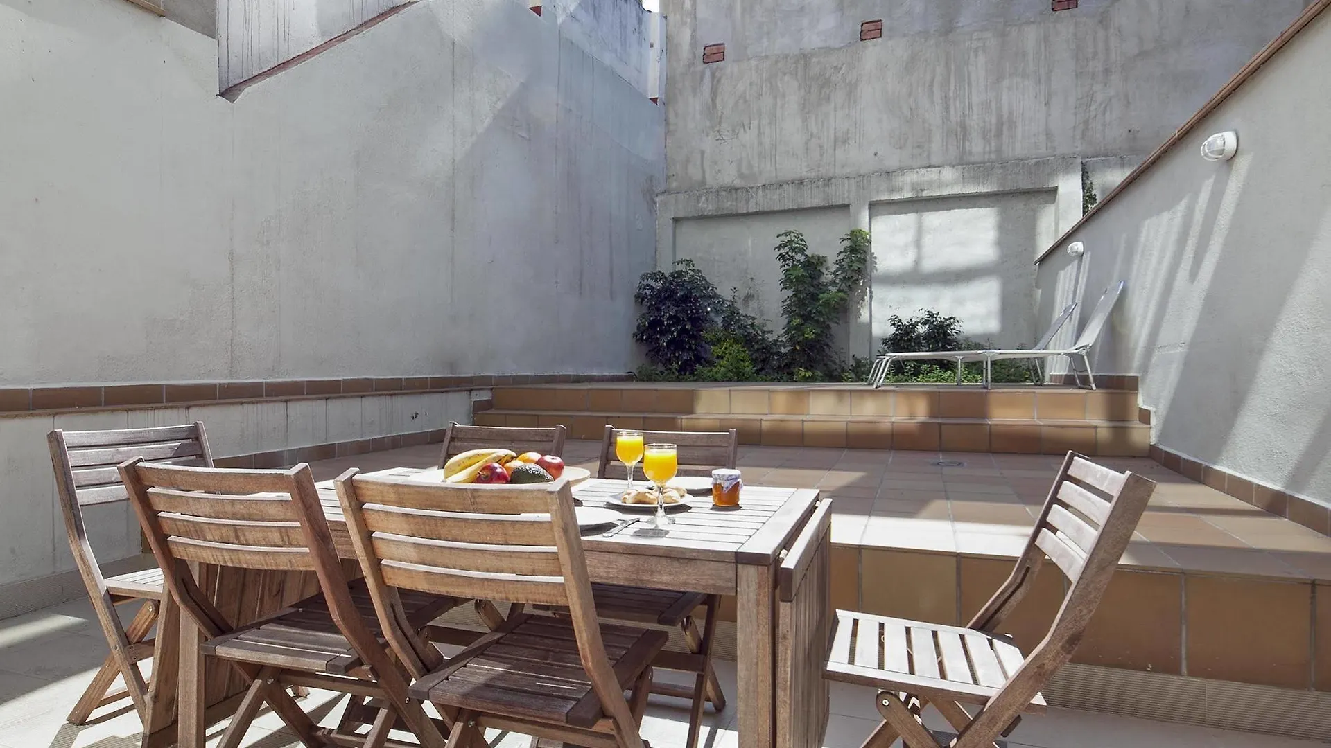 Inside Barcelona Apartments Sants